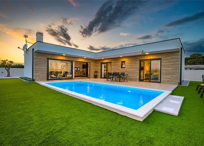 Villa Aura