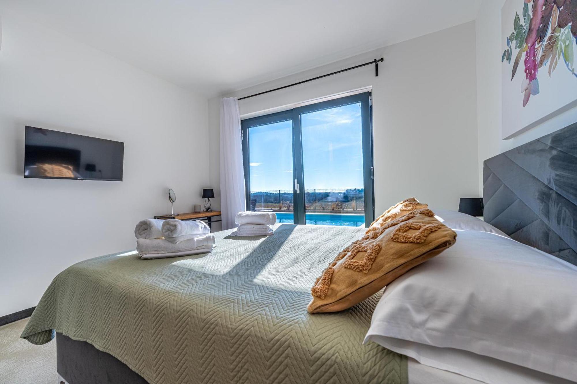 Aura Villa