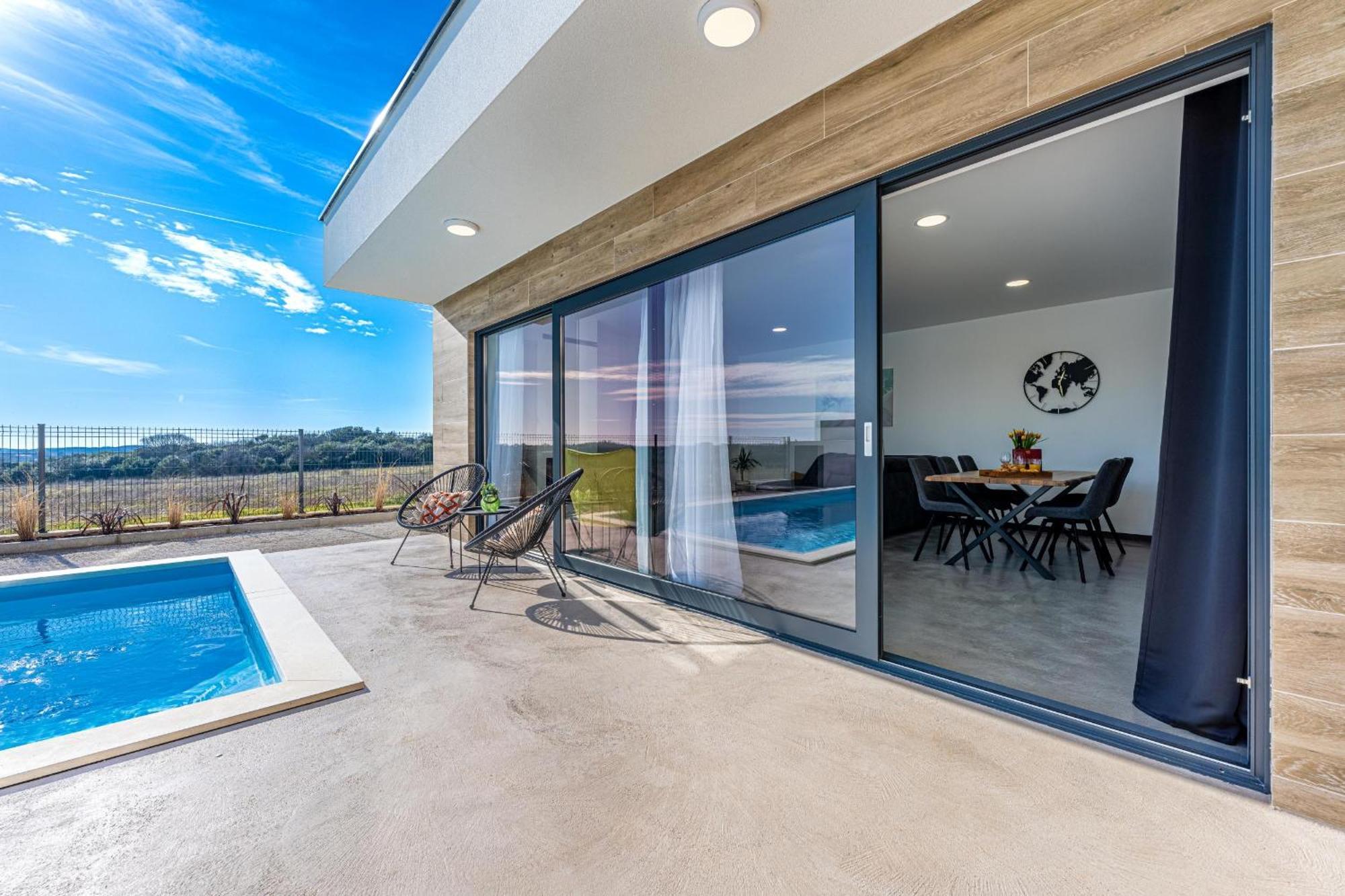 Villa Aura *