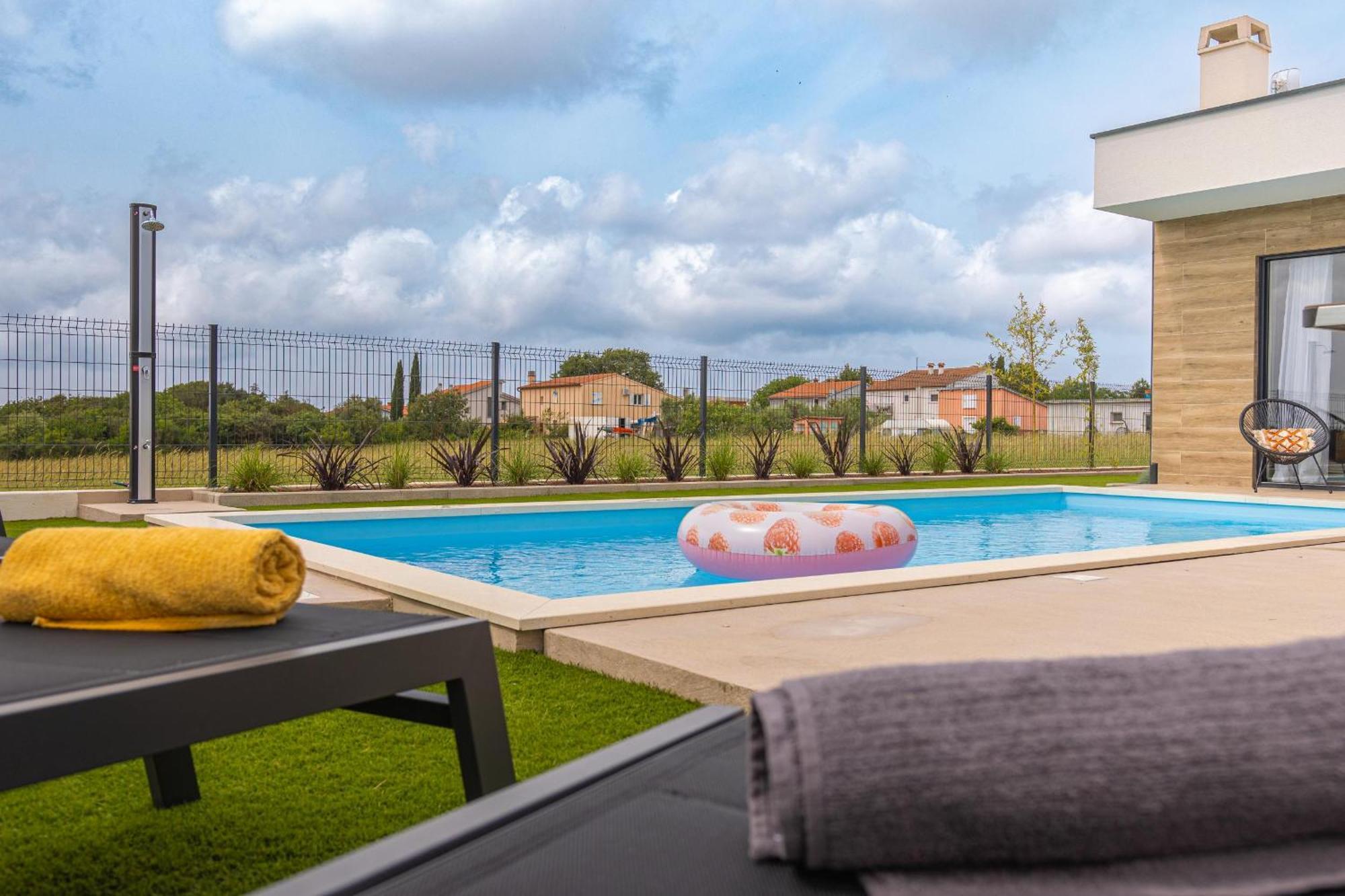Villa Aura *